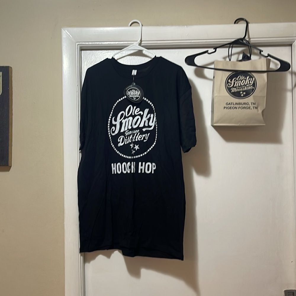 Ole Smoky Tennessee distillery, exclusive top shirt extra large NWT - Picture 2 of 6